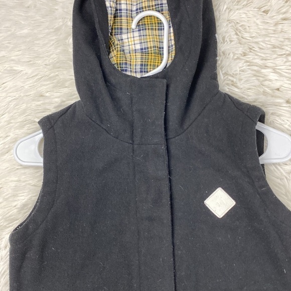 Burton Flannel Line Vest - Picture 2 of 9